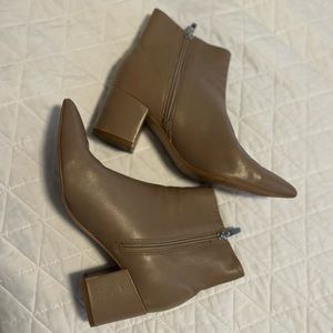 Marc Fisher Learher Boots Nude 6.5